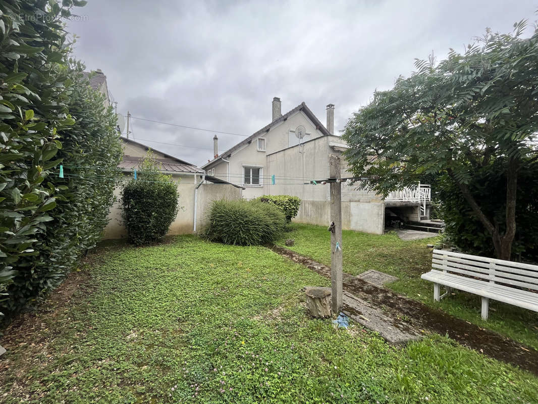 Maison à PARAY-VIEILLE-POSTE