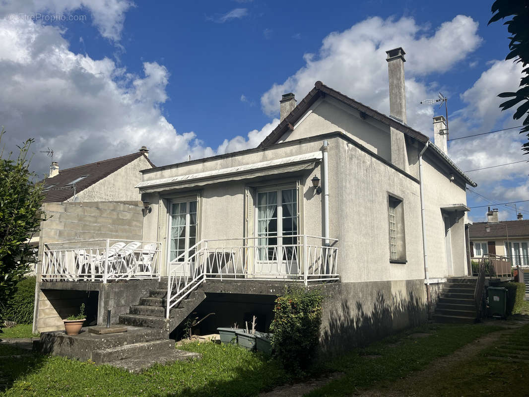 Maison à PARAY-VIEILLE-POSTE