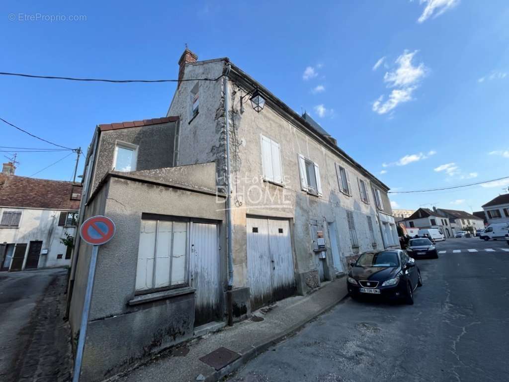 Appartement à JOUY-LE-CHATEL