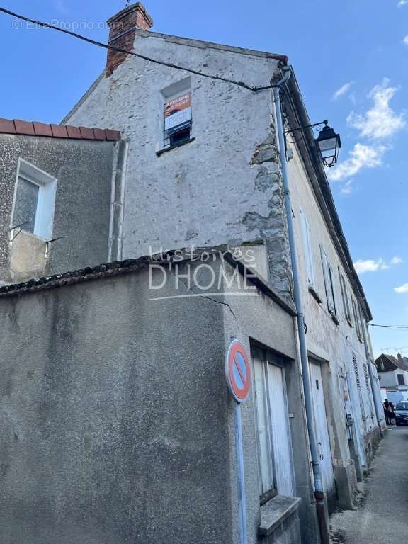 Appartement à JOUY-LE-CHATEL