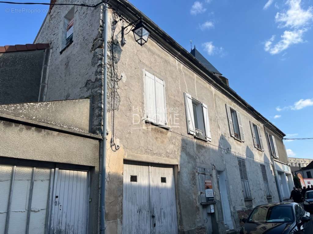 Appartement à JOUY-LE-CHATEL