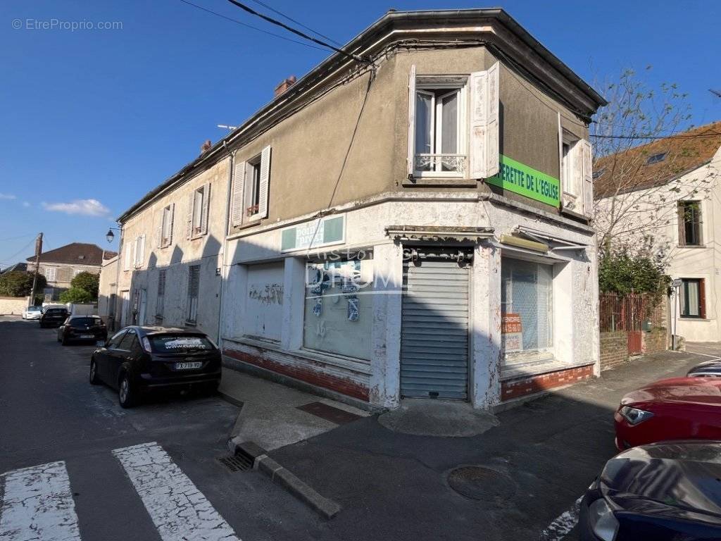 Appartement à JOUY-LE-CHATEL