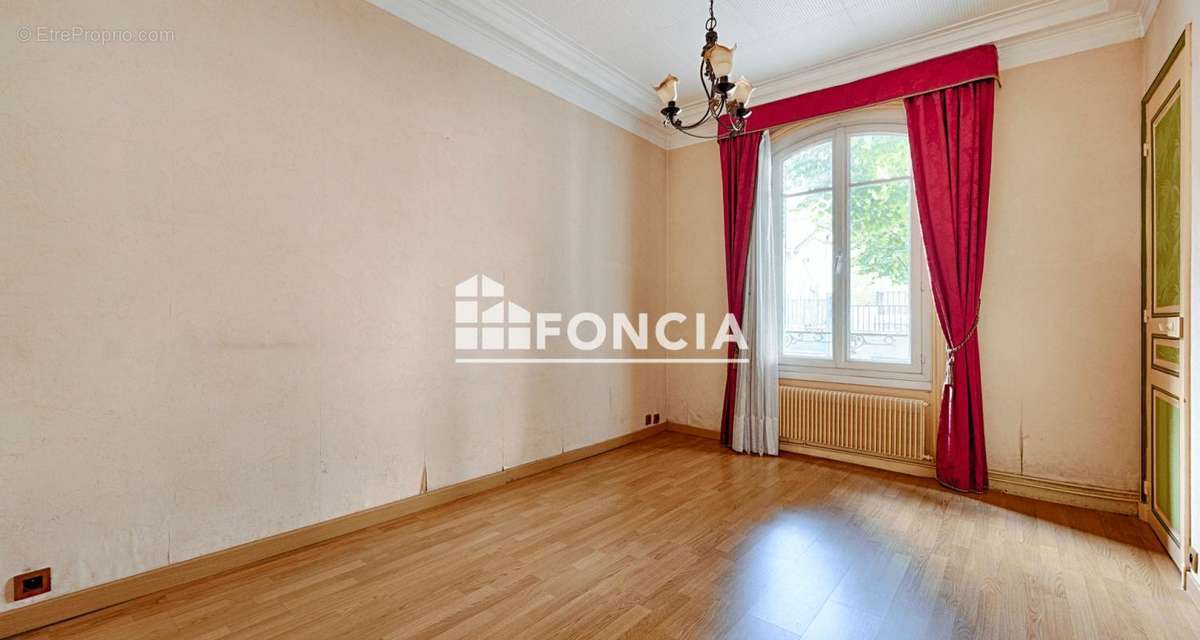 Appartement à ISSY-LES-MOULINEAUX