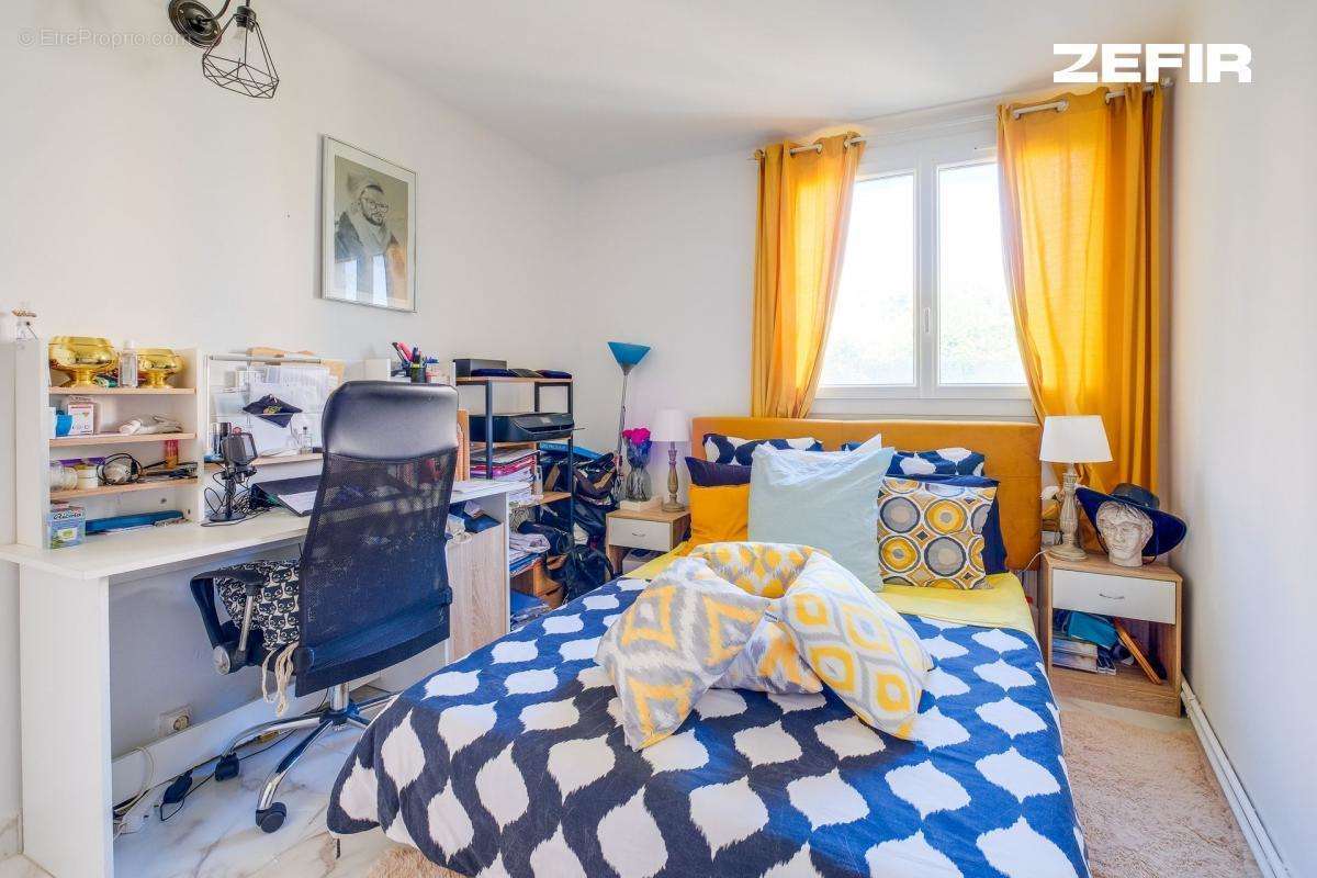 Appartement à MARSEILLE-4E