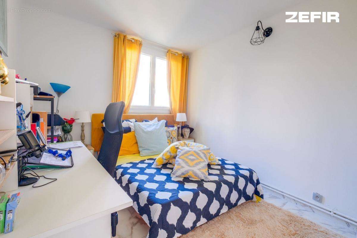 Appartement à MARSEILLE-4E