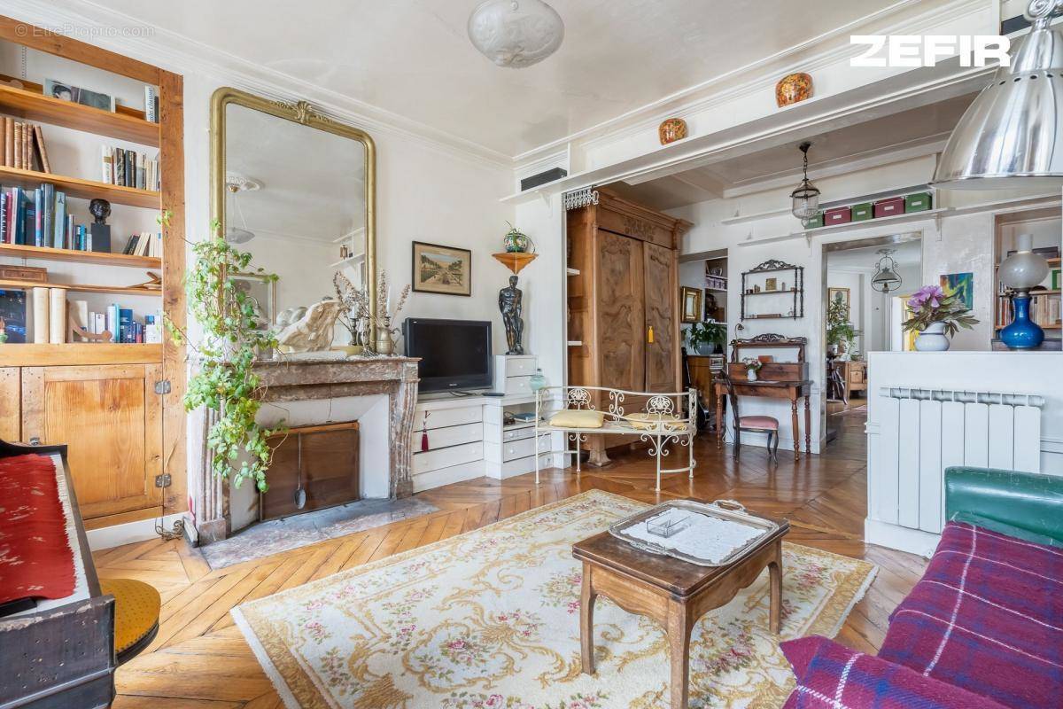 Appartement à PARIS-10E