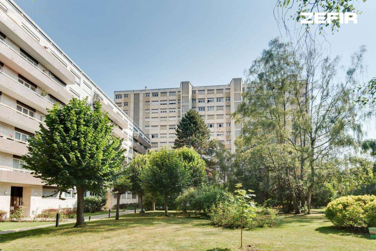 Appartement à IVRY-SUR-SEINE