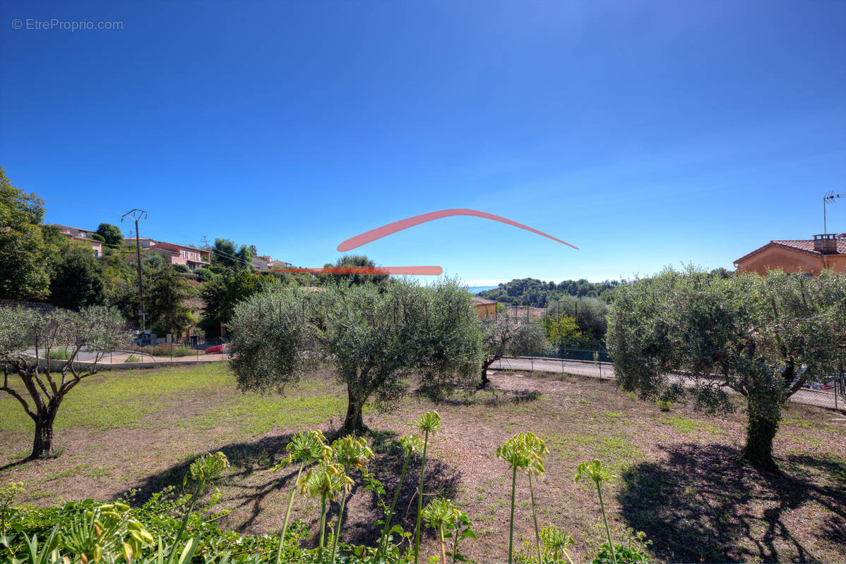 Terrain à CAGNES-SUR-MER