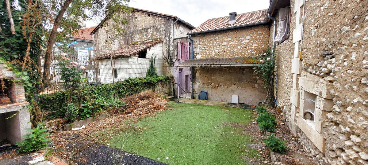 Maison à TOCANE-SAINT-APRE