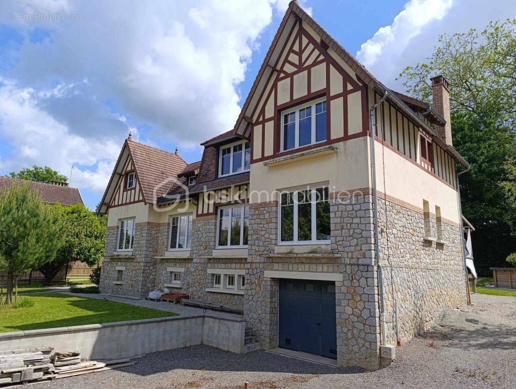 Maison à MAGNY-LE-DESERT