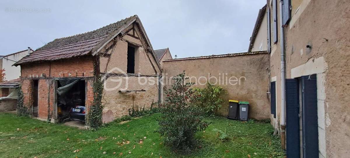 Maison à SAINT-AMAND-MONTROND