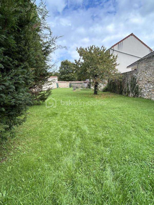 Maison à SAINT-AMAND-MONTROND