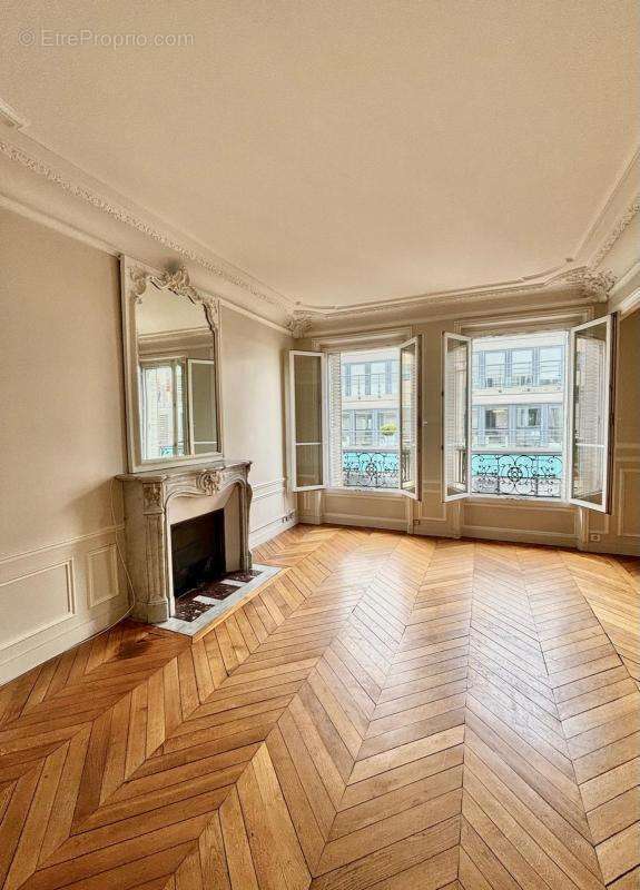 Appartement à NEUILLY-SUR-SEINE