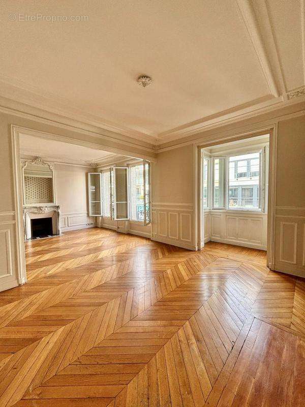 Appartement à NEUILLY-SUR-SEINE