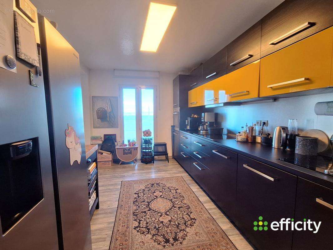 Appartement à MARSEILLE-7E