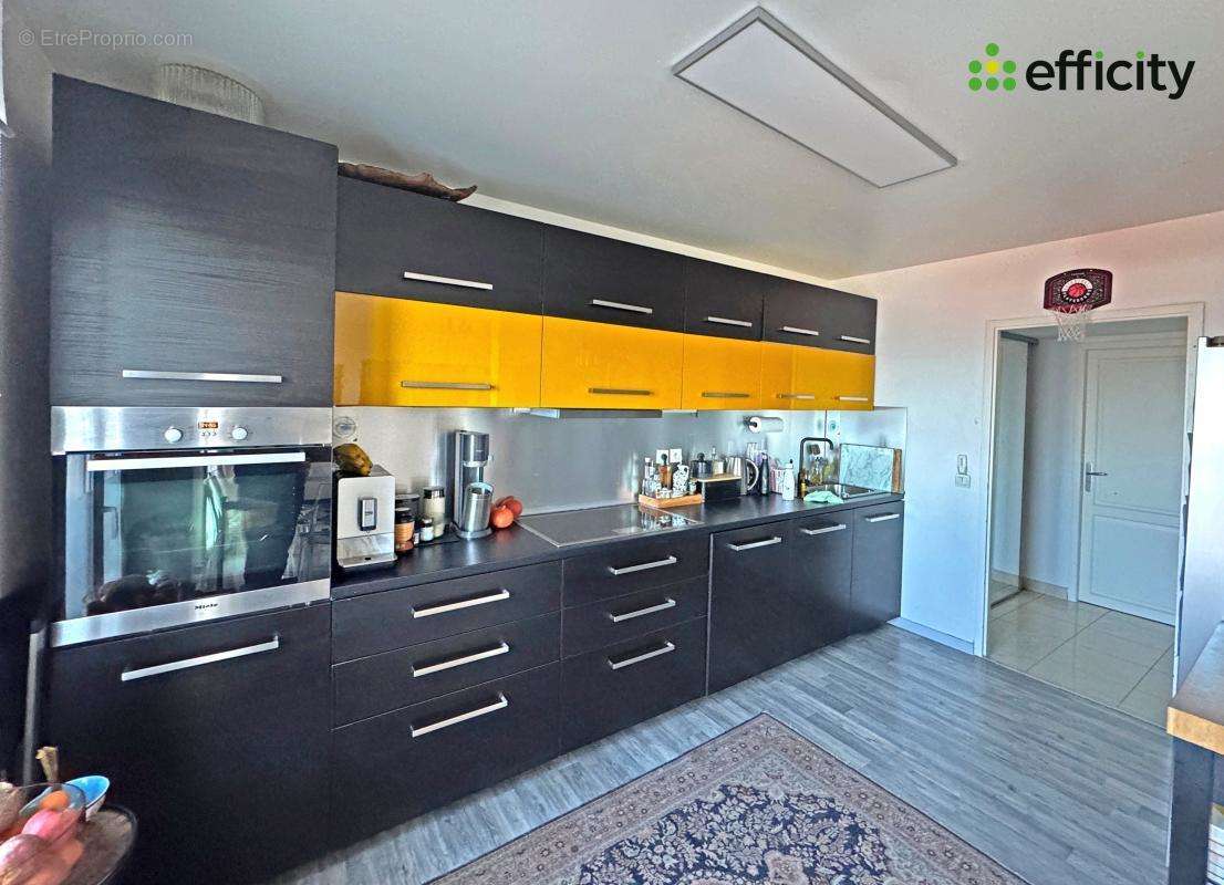 Appartement à MARSEILLE-7E