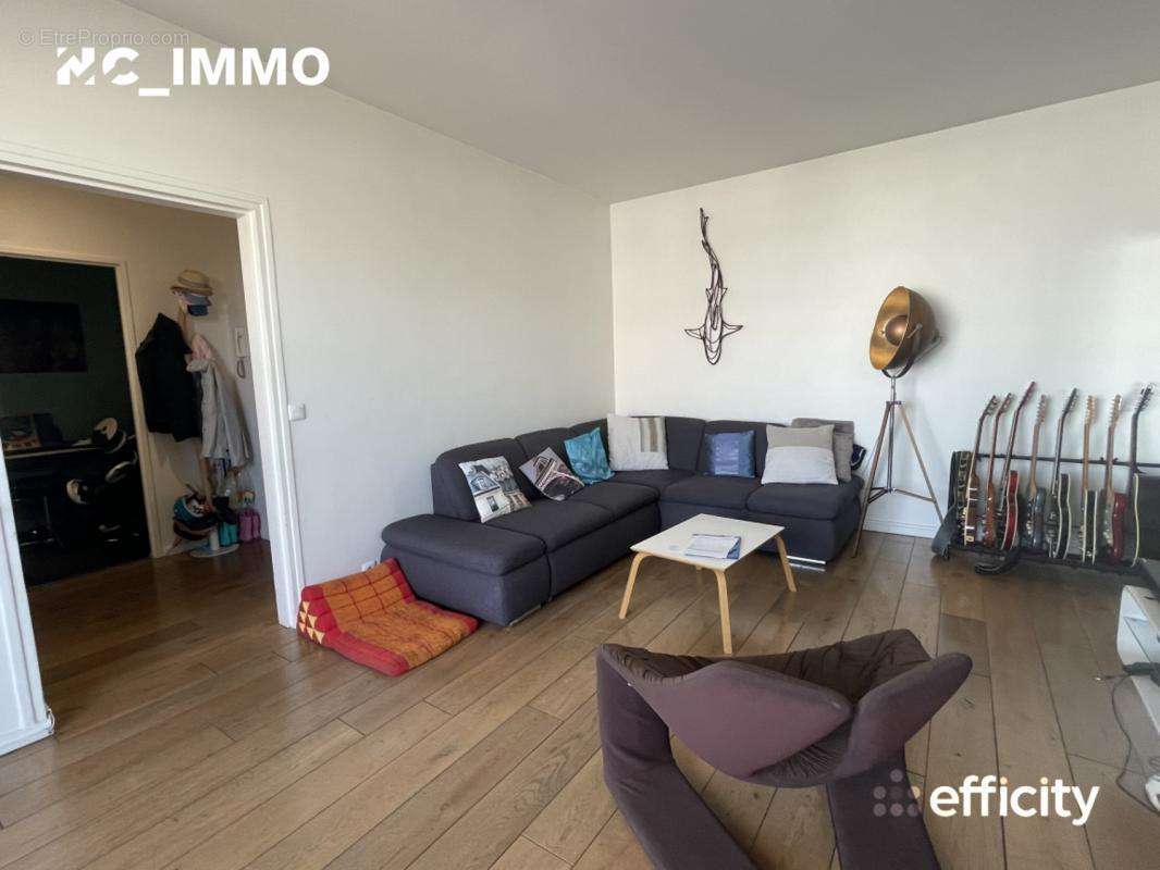 Appartement à PARIS-19E