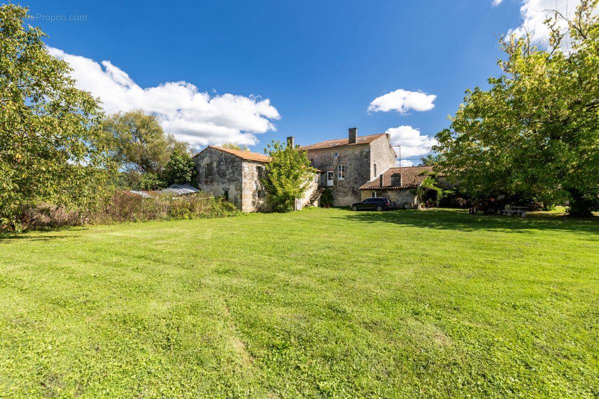 Maison à ISLE-SAINT-GEORGES