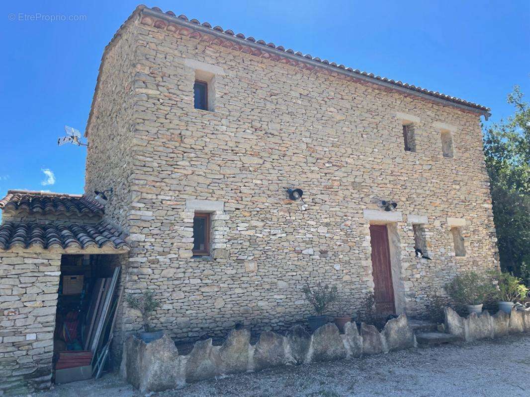 Maison à GORDES