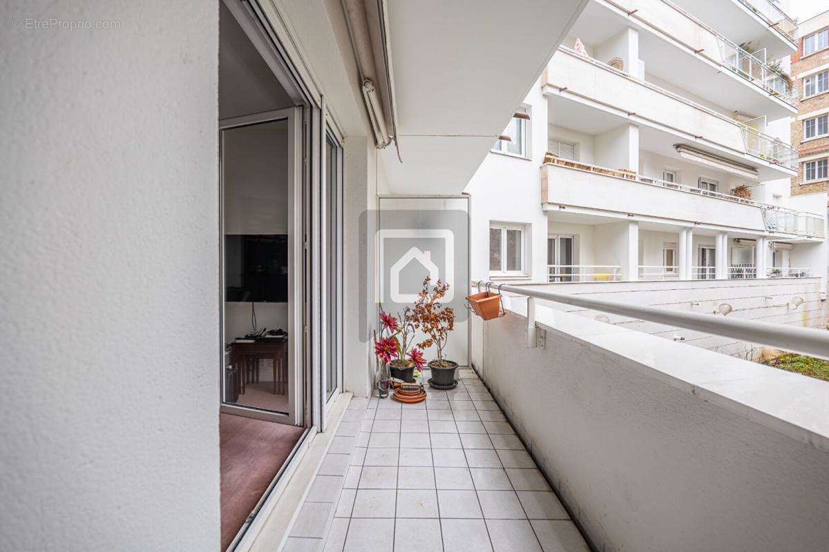 Appartement à ISSY-LES-MOULINEAUX