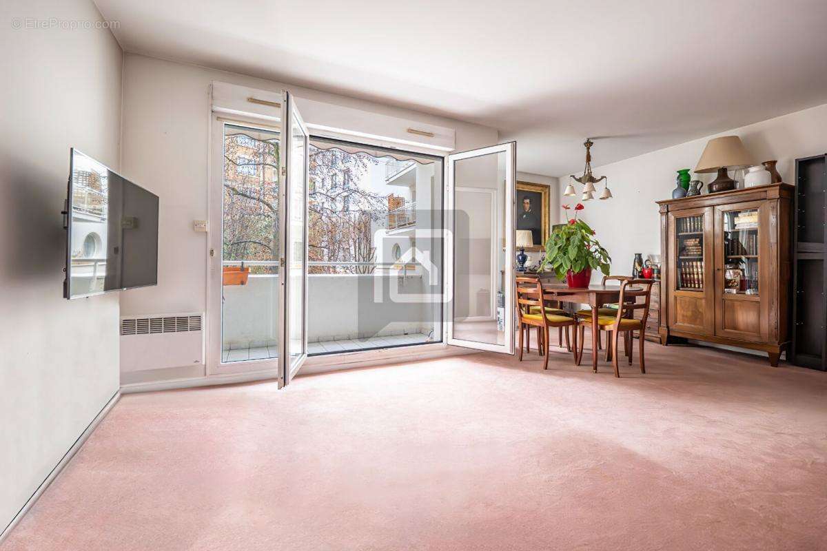 Appartement à ISSY-LES-MOULINEAUX