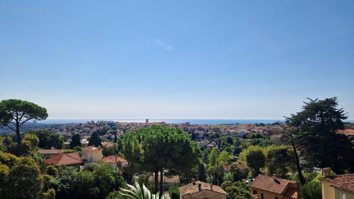 Appartement à VENCE