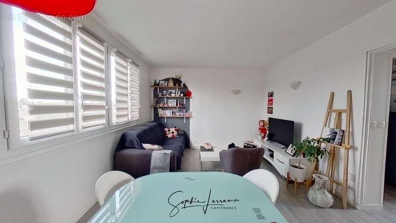 Appartement à LES CLAYES-SOUS-BOIS