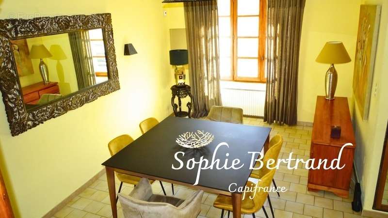 Appartement à ROCHEMAURE