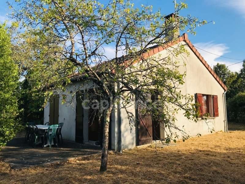 Maison à LA GUERCHE-SUR-L&#039;AUBOIS