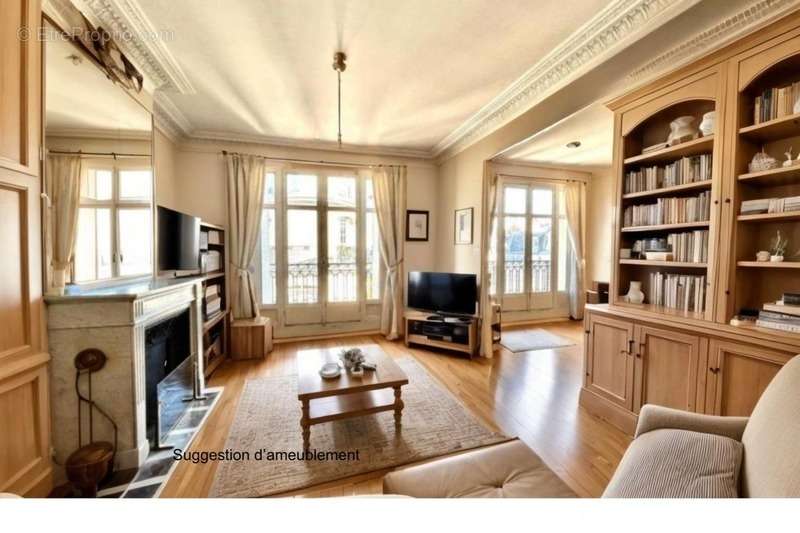 Appartement à PARIS-17E