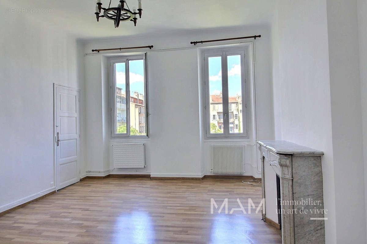 Appartement à MARSEILLE-8E