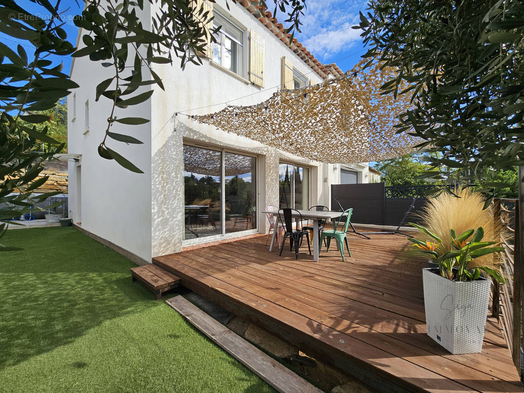 Maison à LE CASTELLET