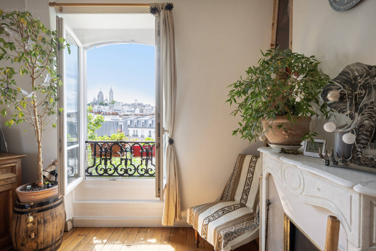 Appartement à PARIS-18E