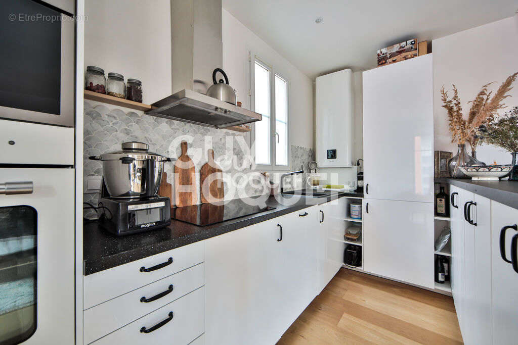 Appartement à PARIS-19E