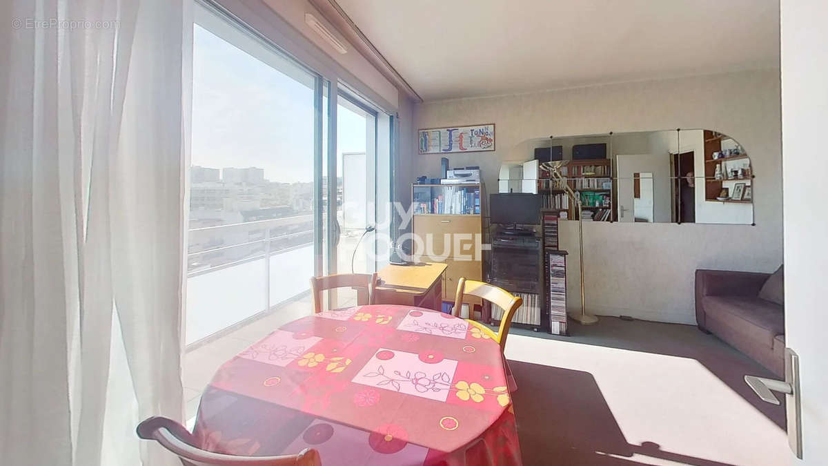 Appartement à PARIS-15E