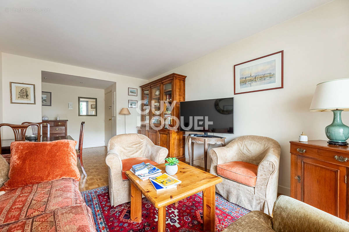 Appartement à PARIS-15E