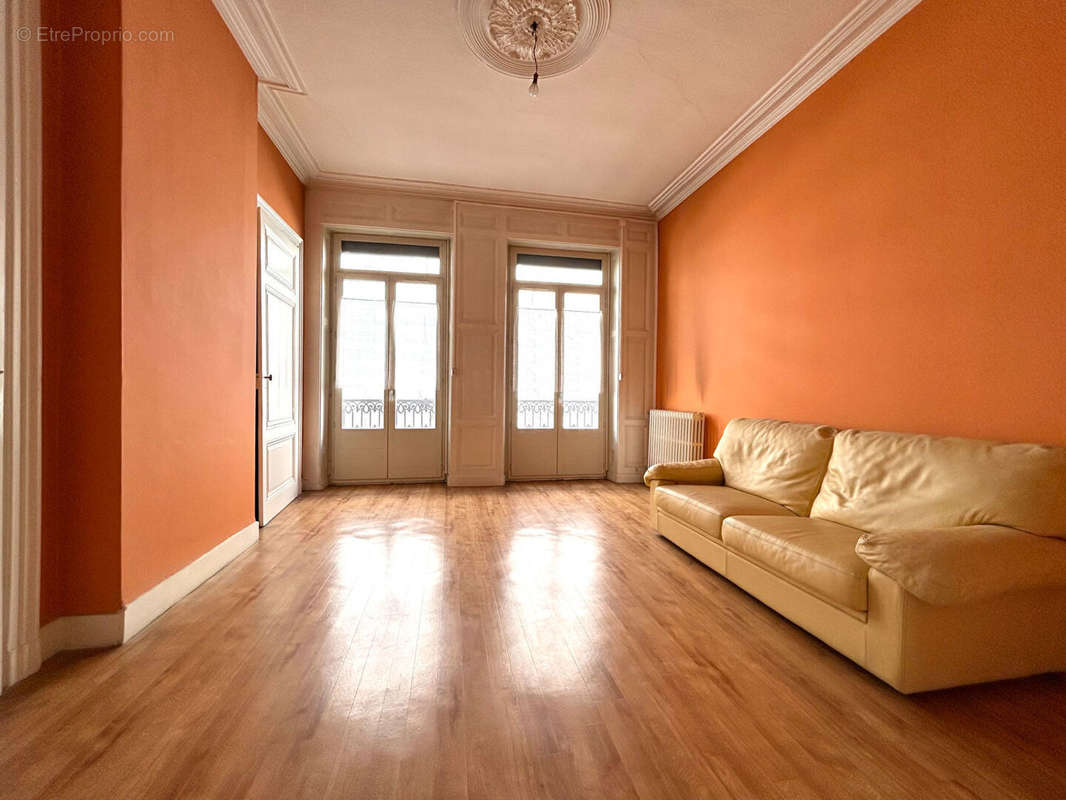 Appartement à SAINT-ETIENNE