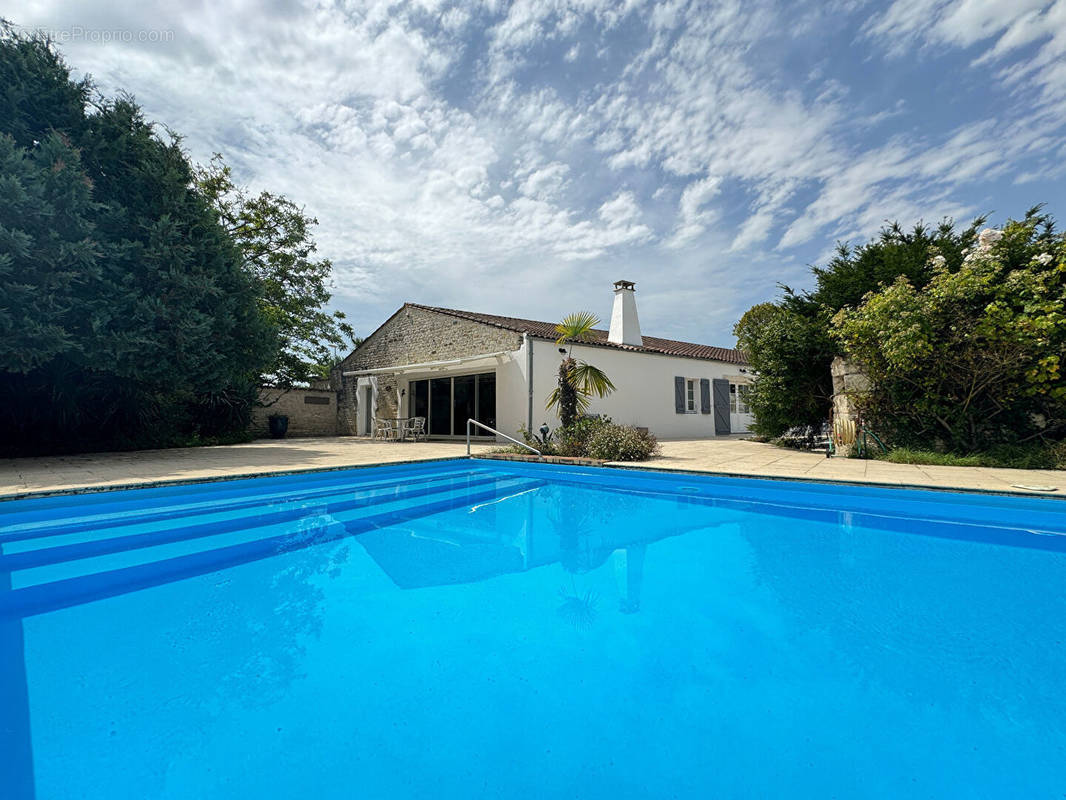 Maison à DOMPIERRE-SUR-MER