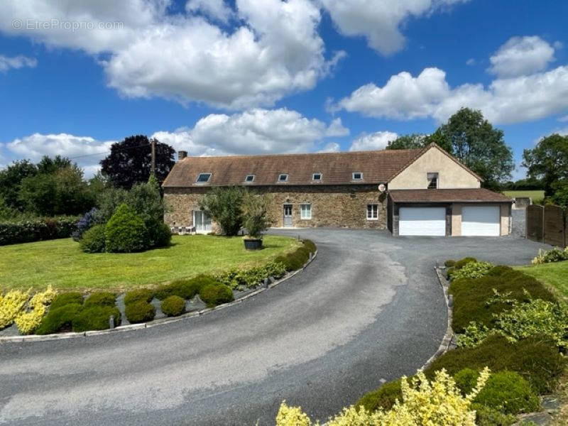 Maison à LE BENY-BOCAGE