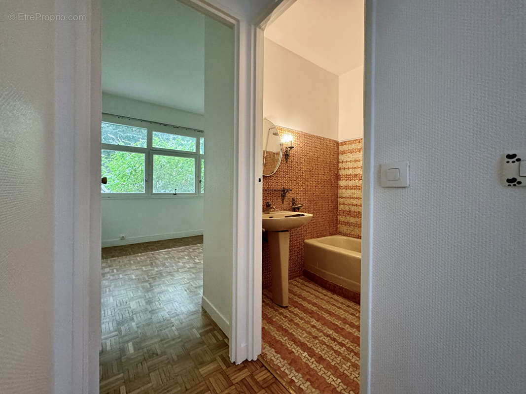 Appartement à PARIS-20E