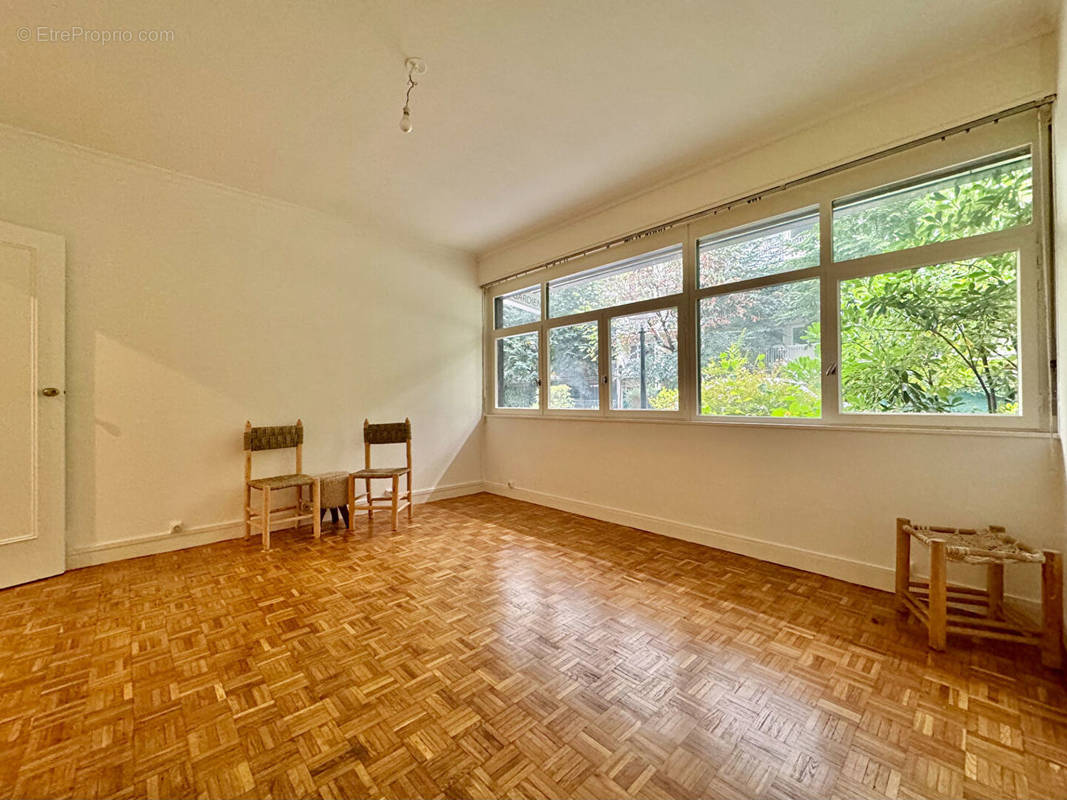 Appartement à PARIS-20E