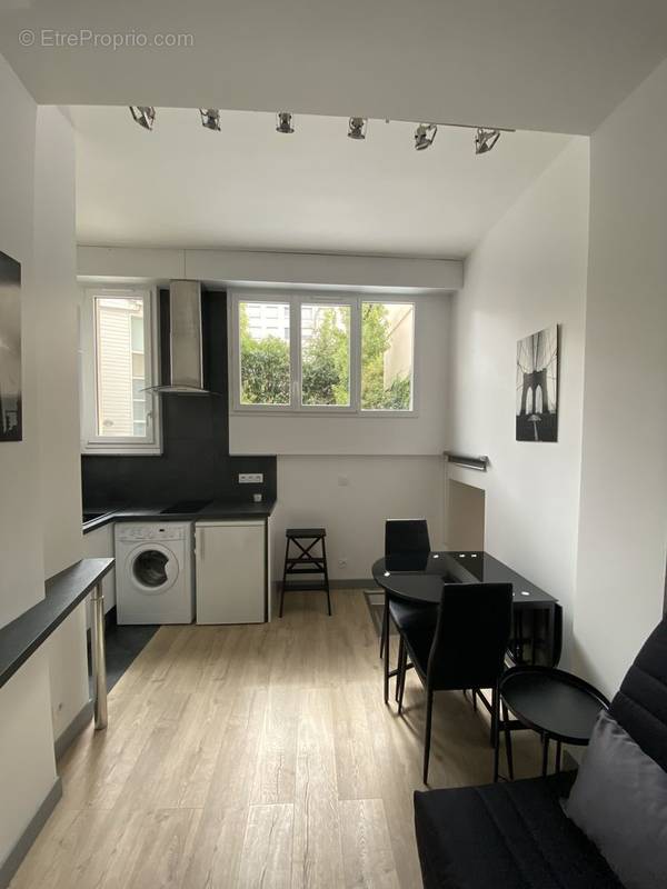 Photo 1 - Appartement à COURBEVOIE