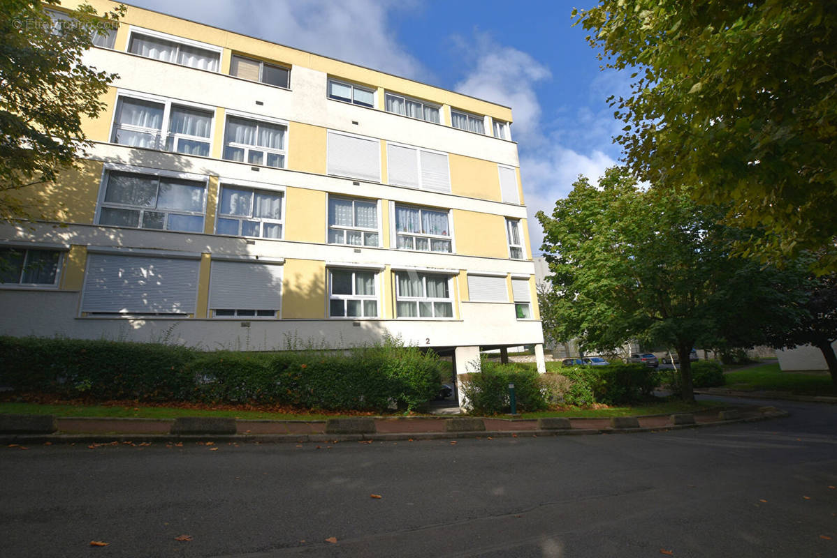 Appartement à COMBS-LA-VILLE