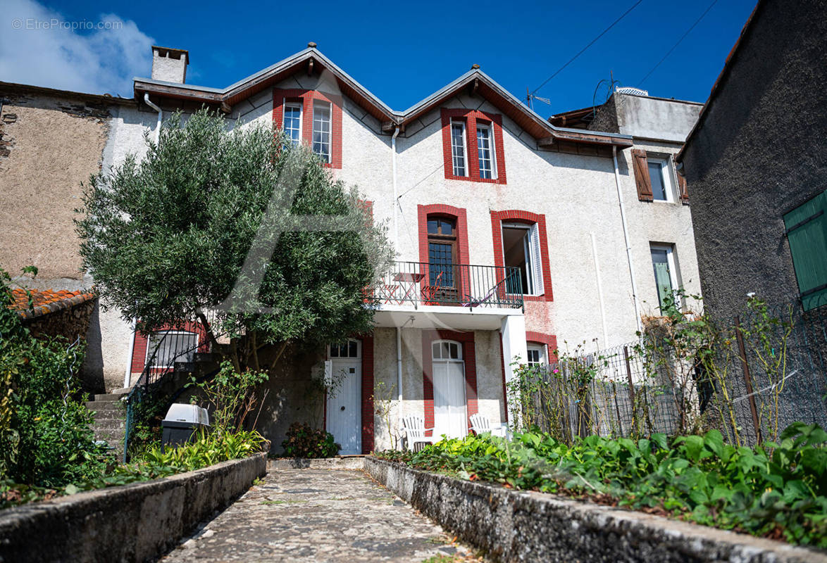 Maison à CUXAC-CABARDES