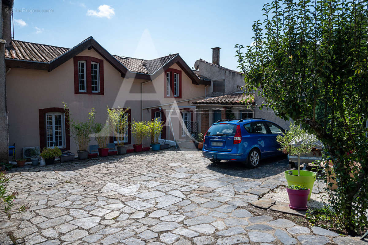 Maison à CUXAC-CABARDES