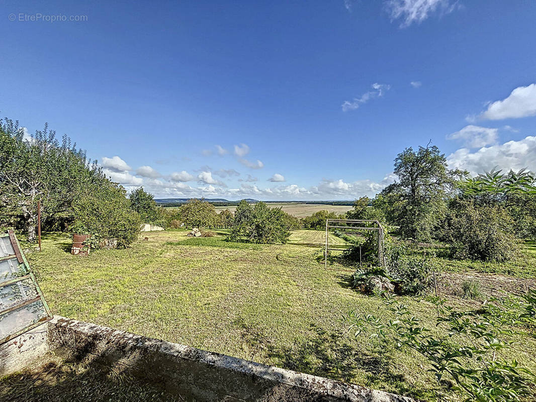 Maison à FREMEREVILLE-SOUS-LES-COTES