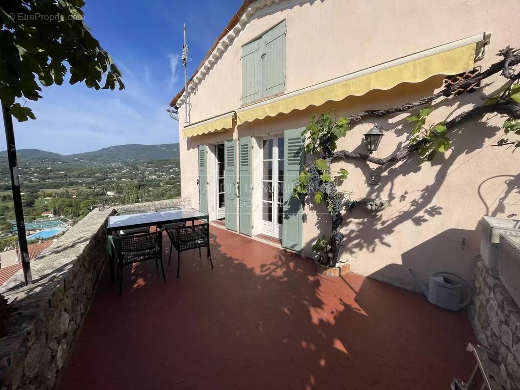 Appartement à FAYENCE