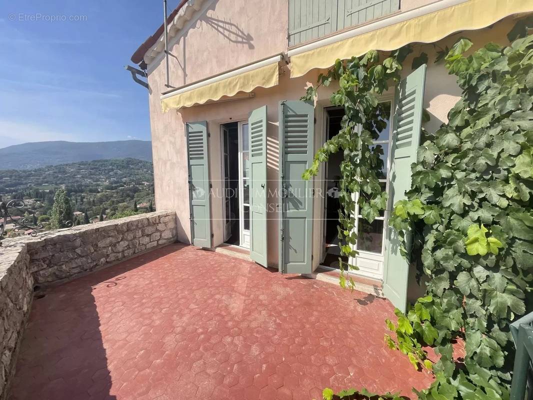 Appartement à FAYENCE