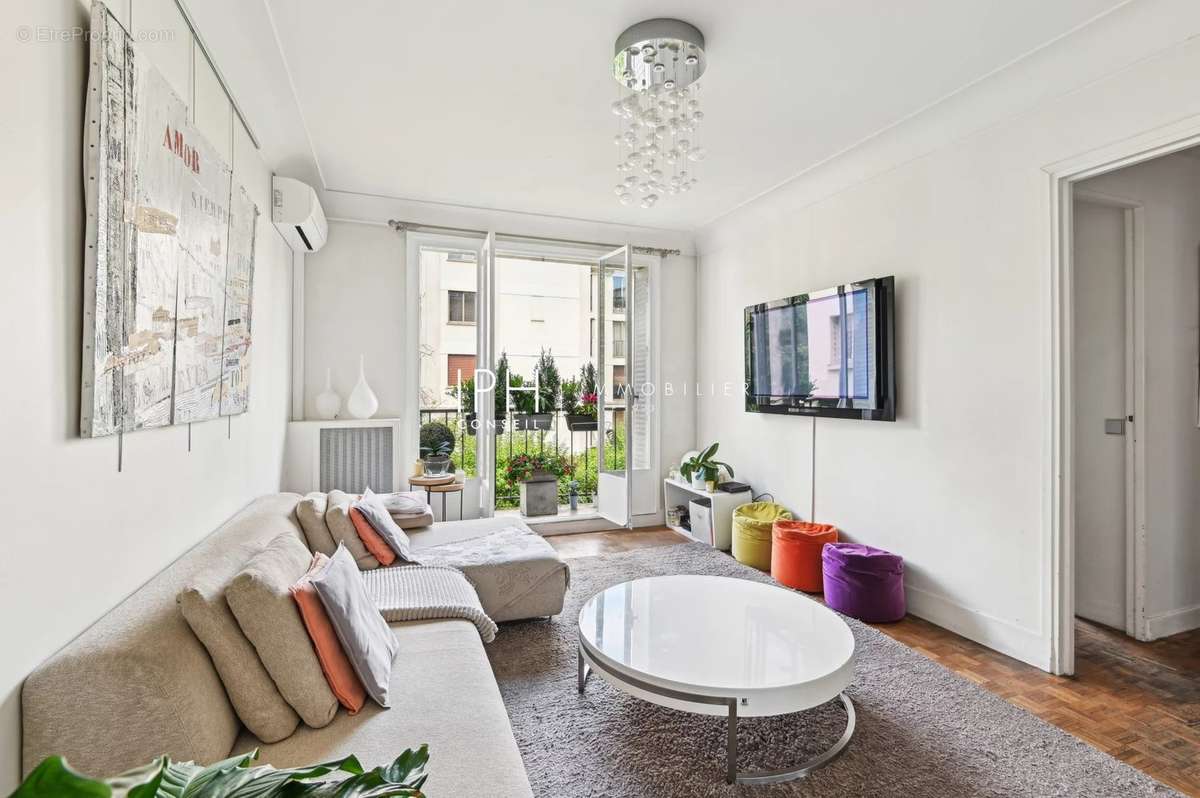 Appartement à NEUILLY-SUR-SEINE