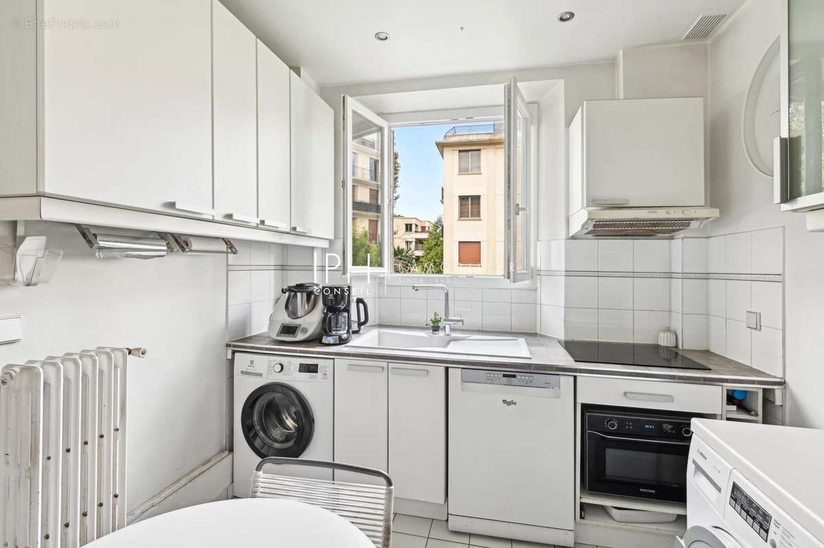 Appartement à NEUILLY-SUR-SEINE